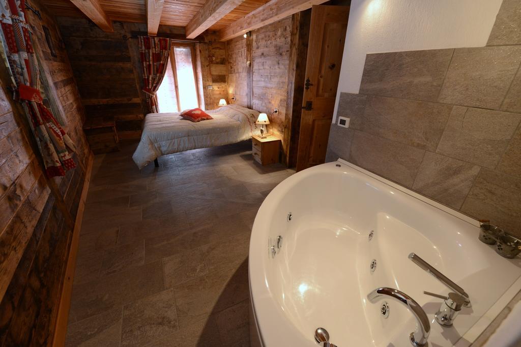 Vieilles Maisons D'Introd Luaran gambar